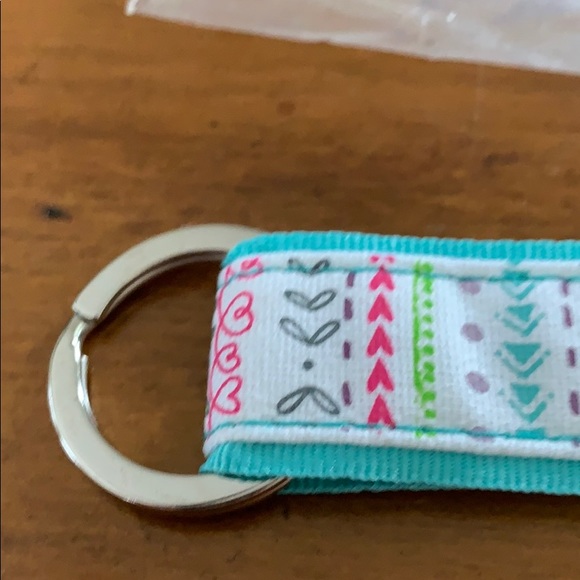 Thirty One Hang It Up Key Fob New! - Picture 4 of 4